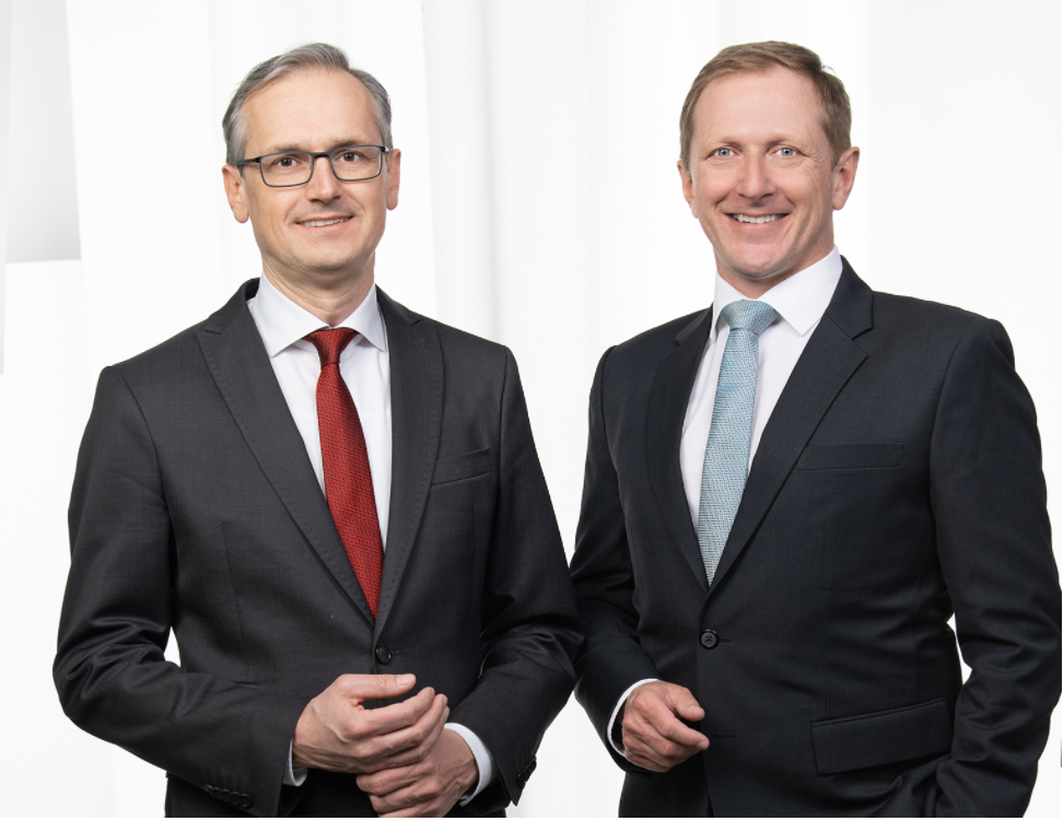 Dr. Wolfgang Urbantschitsch, LL.M und Prof. DI Dr. Alfons Haber, MBA (v.l.)